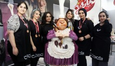 Antalya'da şeker hamurundan 150 kiloluk heykel