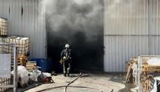 Antalya'da seradan depoya sıçrayan yangın söndürüldü
