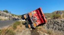 Antalya'da yangına giden su ikmal aracı kaza yaptı