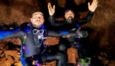 Antalya'da yeni yılı su altı mağarasında karşıladılar