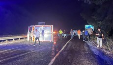 Antalya'da yola dökülen mazot kazaya neden oldu