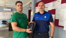 Antalya'da zabıta bulduğu çantayı sahibine teslim etti