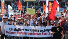 Antalya'daki emekliler yürüdü