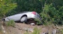Antalya plakalı araç Burdur'da şarampole devrildi; 1 yaralı