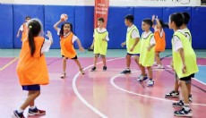 Antalyalı çocuklar zirveye koşuyor