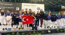 Antalyalı genç eskrimciler Avrupa'da podyumda