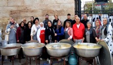 Antalyalı kadınlardan iftar sofrası