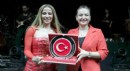Antalyalılar Derya Uluğ coşkusu yaşadı