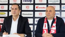 Antalyaspor'da Sami Uğurlu için imza töreni düzenlendi