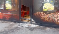 Araçla tek tek gezip pizzacının şubelerini yaktı