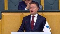 Babacan: Emekli hakkını istiyor