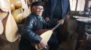 Bağlama çalma hayalini 84 yaşında gerçekleştirdi