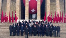 Bakan Tekin, öğrencilerle Anıtkabir'i ziyaret etti