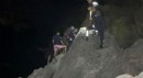 Balık tutmak için çıktıkları kayalıkta mahsur kaldılar