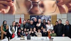 Başkan Kocagöz, öğrencilere gözlüklerini teslim etti