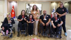 Başkan Vekili Özdemir şampiyon sporcuları ağırladı
