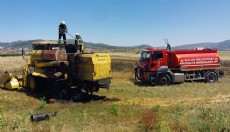 Biçerdöverdeki yangın tarlalara sıçramadan söndürüldü