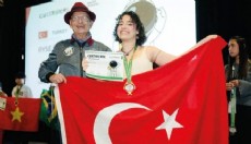 Bilim Olimpiyatları’nda Şampiyon Ayşe Naz