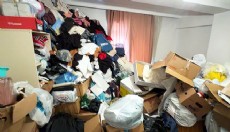 Bir binada iki çöp ev; 3 kamyon atık çıkarıldı