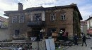 Burdur'da 72 yıllık ahşap ev yandı