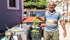Büyükşehir’den üzüm üreticilerine makine desteği