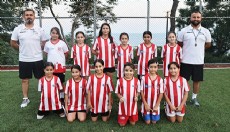 Büyükşehir’in Futbol Akademisi’nde kız çocukları da sahada