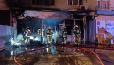 Çıkan yangında 2 kişi dumandan etkilendi