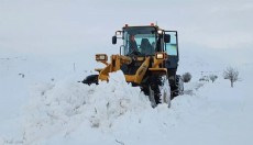 Çok sayıda ili kar vurdu: Yollar kapandı irtibat kesildi