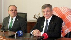Davutoğlu: Türkiye'de gerçek anlamda siyasi ahlak devrimi şart