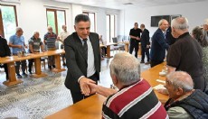 Dervişoğlu ve Kocagöz, Şefkat ve Huzurevi’ni ziyaret etti