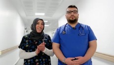 Doktor olup, hemşire annesinin yanına atandı