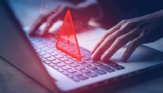 Dolandırıcı baltayı taşa vurdu