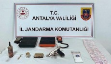 Döşemealtı'nda uyuşturucu operasyonu