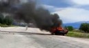 Dumanı fark edip otomobilinden çıktı