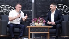 Dünya şampiyonu güreşçiden gençlere öğüt