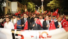 Elmalı kortej ve demokrasi nöbetinde buluştu