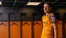 Enis Destan, Hull City'ye transfer oldu