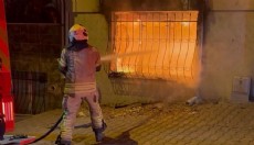 Esenyurt'ta 5 katlı binada yangın: 14 kişi kurtarıldı
