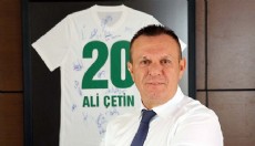 Eski Denizlispor başkanı, 'yol verme' kavgasında bıçaklandı