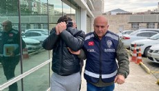 Eski kız arkadaşını darbettiği iddiasıyla gözaltına alındı