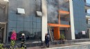 Evde çıkan yangında yaralandı