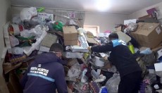 Evden 25 ton çöp çıktı