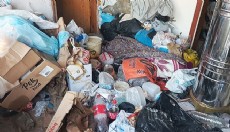Evden 3 kamyon çöp boşaltıldı