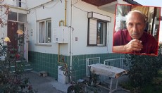 Evinde ölü bulundu