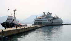 Fransız turistler gemiyle Alanya'ya geldi