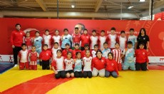 Geleceğin güreşçileri Antalya Kepez’de yetişiyor