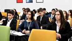 Genç delegeler ASSİM'de basın özgürlüğünü tartıştı