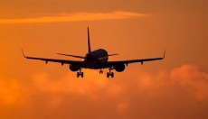 Gökyüzünde panik: Yolcular pilotu koltuğa bağladı