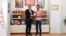 Görevden ayrılan başhekimlere teşekkür plaketi