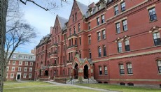Harvard Üniversitesi, Trump yönetimine dava açtı